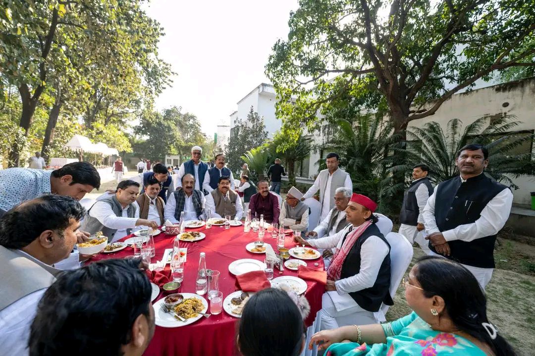 नाम- नवाब जान
पद- विधायक (सपा), ठाकुरद्वार