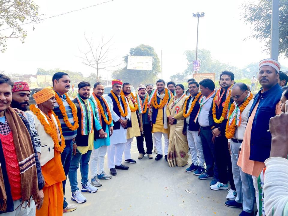 नाम-
वीर
विक्रम सिंह 
पद-
विधायक (बीजेपी</