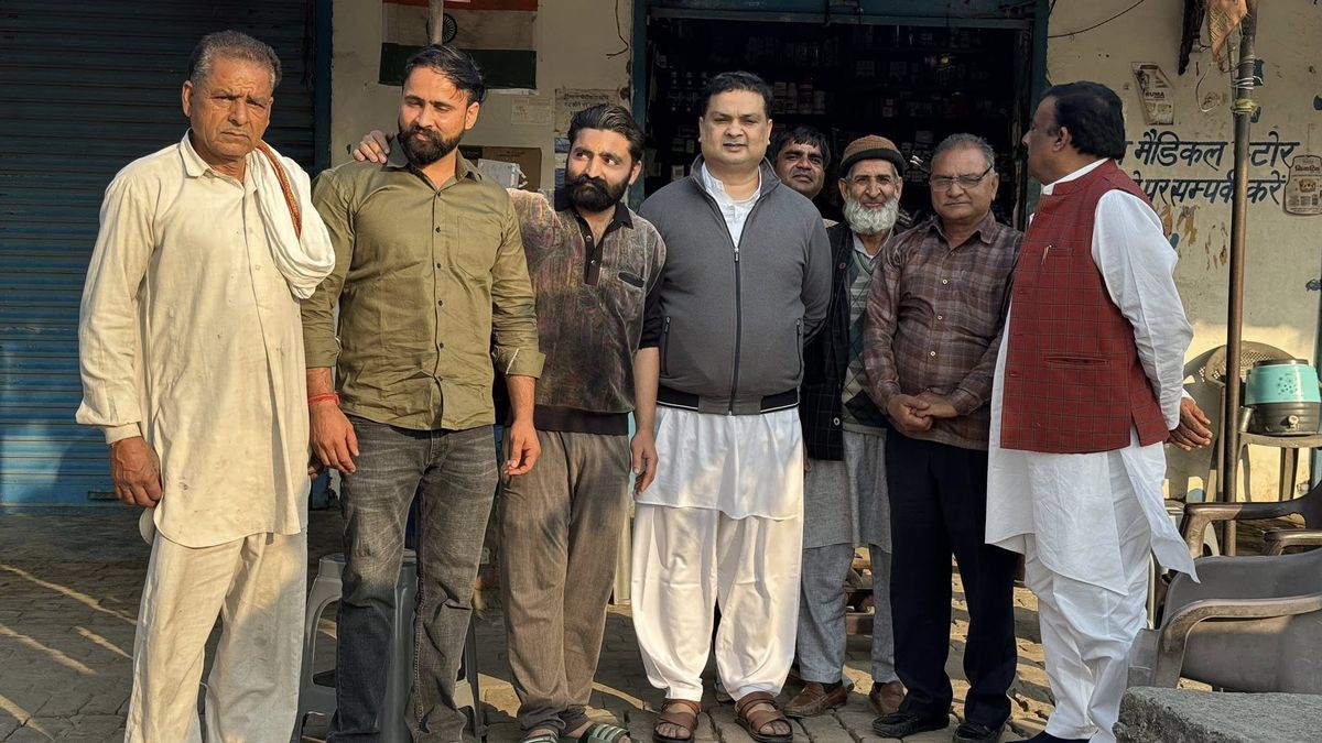 नाम- आशु मलिक
पद- विधायक(सपा), सहारनपुर