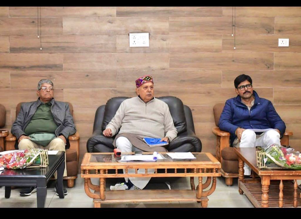 नाम-
वेद
प्रकाश गुप्ता 
पद-
विधायक (भाजपा), <