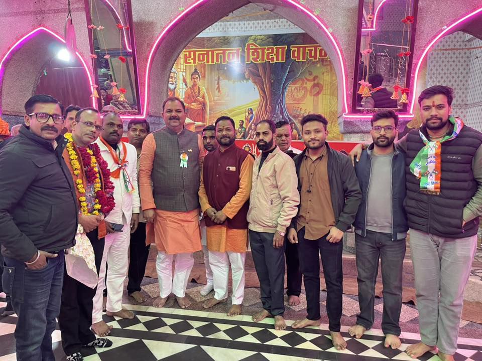 नाम- रवि शर्मा
पद- विधायक(बीजेपी ),
झांसी नगर,
उत्तर प्रदेश
नवप्रर्वतक कोड- 71189419