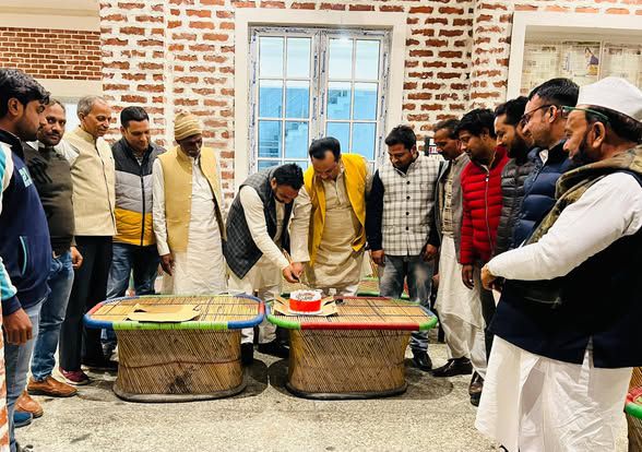 नाम- आशु मलिक
पद- विधायक(सपा), सहारनपुर