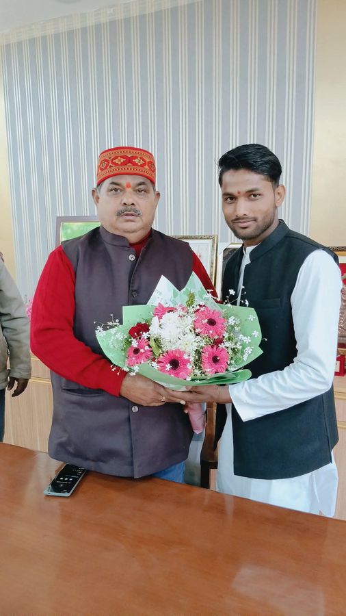 नाम
: ज्ञान तिवारी
पद
: विधायक(भाजपा), 
</