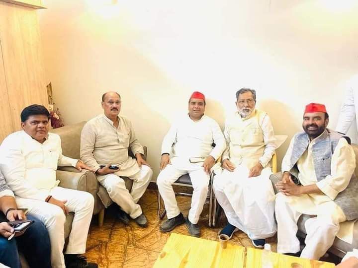 नाम- रमाकान्त यादव पद- विधायक (सपा)विधानसभा- फूलपुर पवईनवप्रवर्तक कोड-71191059