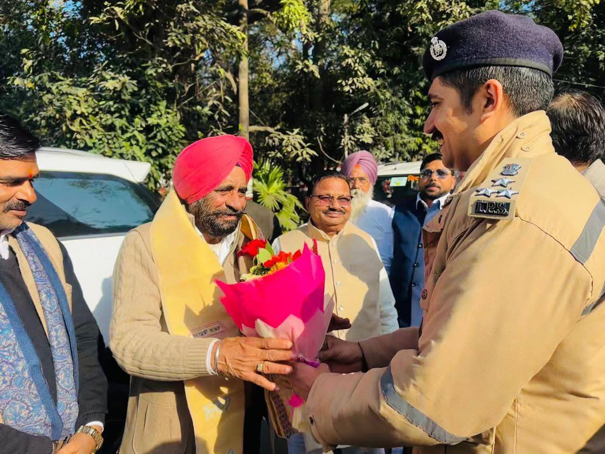 नाम-
बाबूराम पासवान
पद-
विधायक(बीजेपी), प