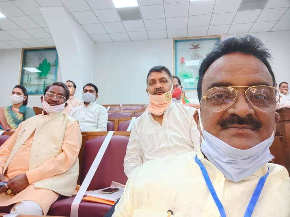 नाम-
सौरभ
सिंह
पद-
विधायक(भाजपा),
कस्ता(खीरी), उत्तरप्रदेश
नवप्रर्वतक कोड- 71189432<