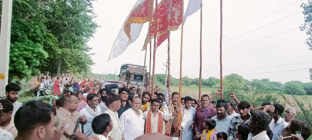 नाम- 
पूरन प्रकाश
पद- विधायक(बीजेपी),<