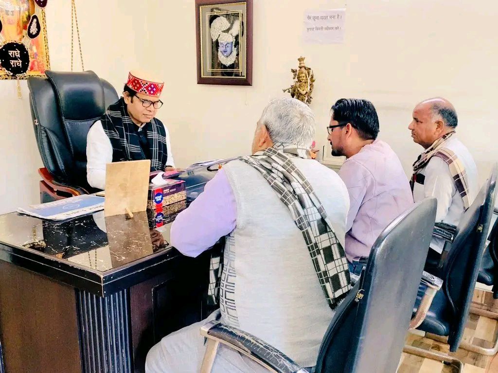 नाम-
श्रीकांत शर्मा 
पद-
विधायक(बीजेपी), म