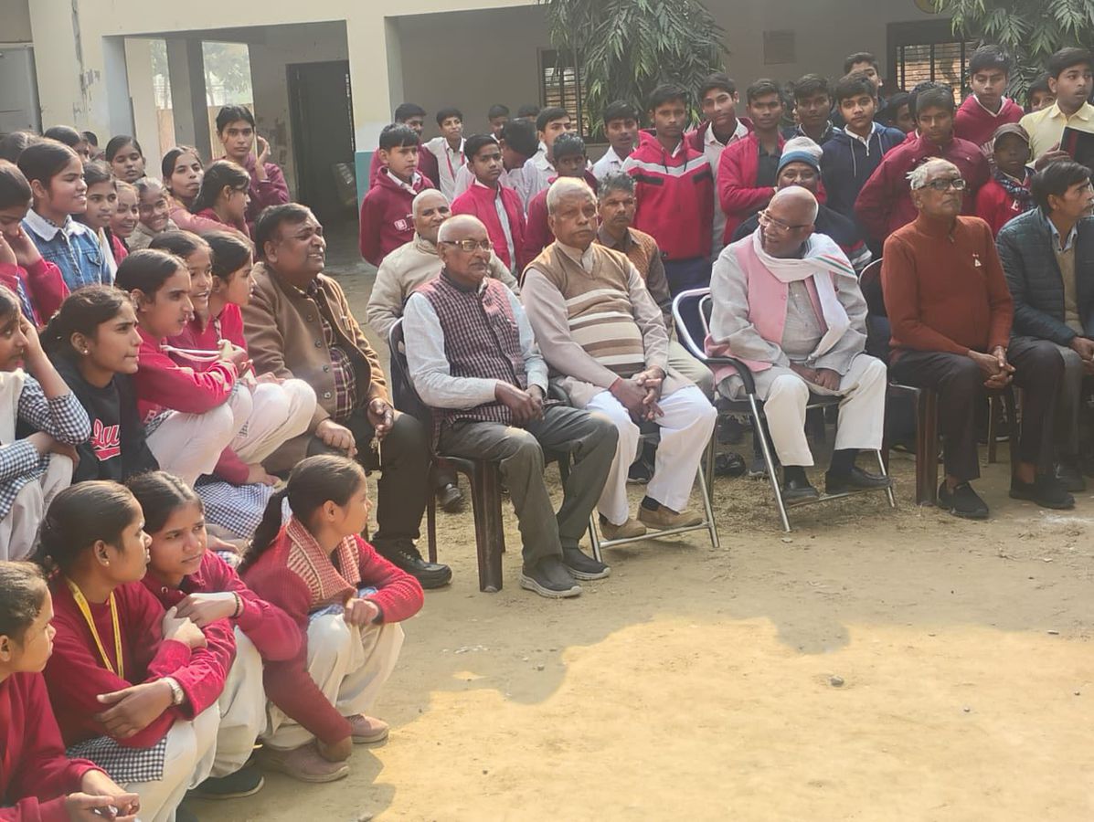 नाम- अनिल कुमार वर्मा
पद-
विधायक(सप