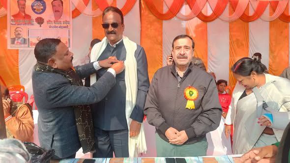 नाम-
लोकेंद्र प्रताप सिंह
पद-
विधायक (</