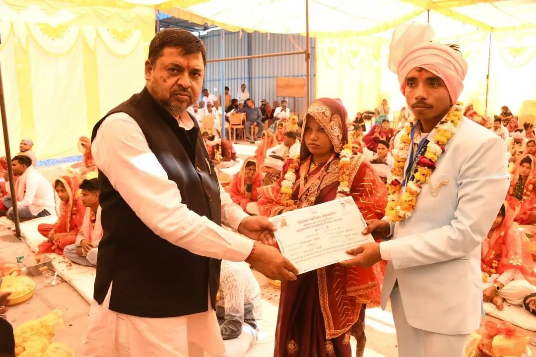 नाम-
भगवान सिंह कुशवाहा 
पद-
विधायक (