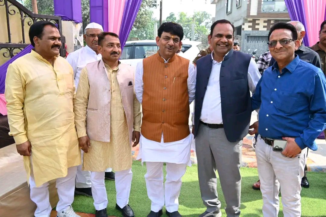 नाम-
कपिल
देव
अग्रवाल
पद-
विधायक(बीजेपी</