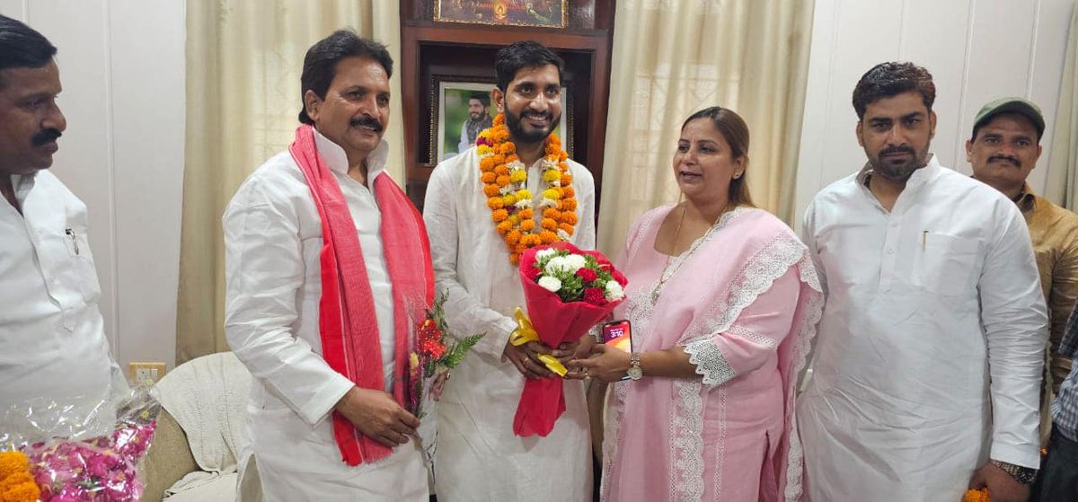 नाम-  पिंकी सिंह
पद-
विधायक (समाजवादी 