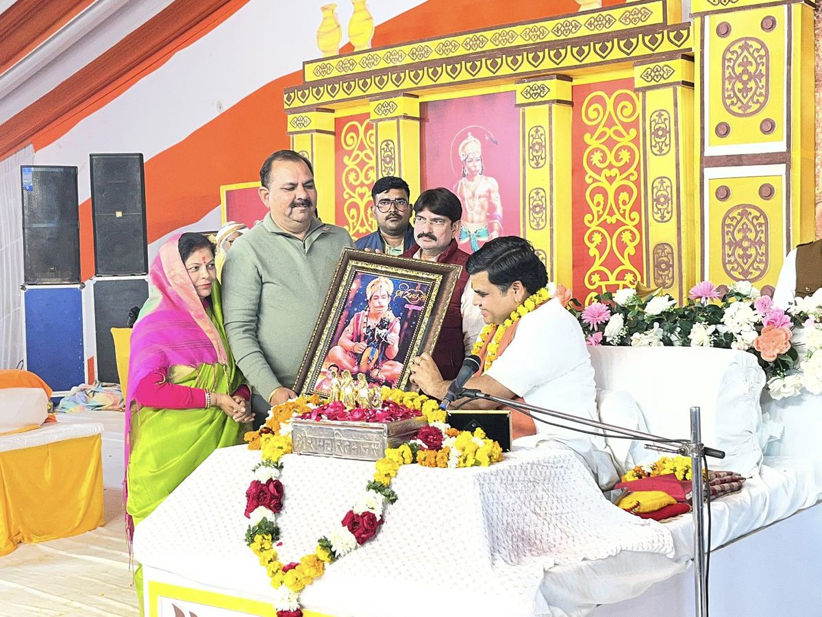 नाम- रवि शर्मा
पद- विधायक(बीजेपी ),
झांसी नगर,
उत्तर प्रदेश
नवप्रर्वतक कोड- 71189419