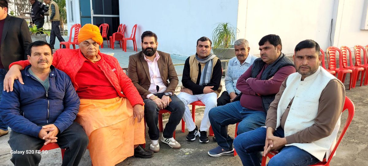 नाम- स्वामी ओमवेश
पद- विधायक(सपा),