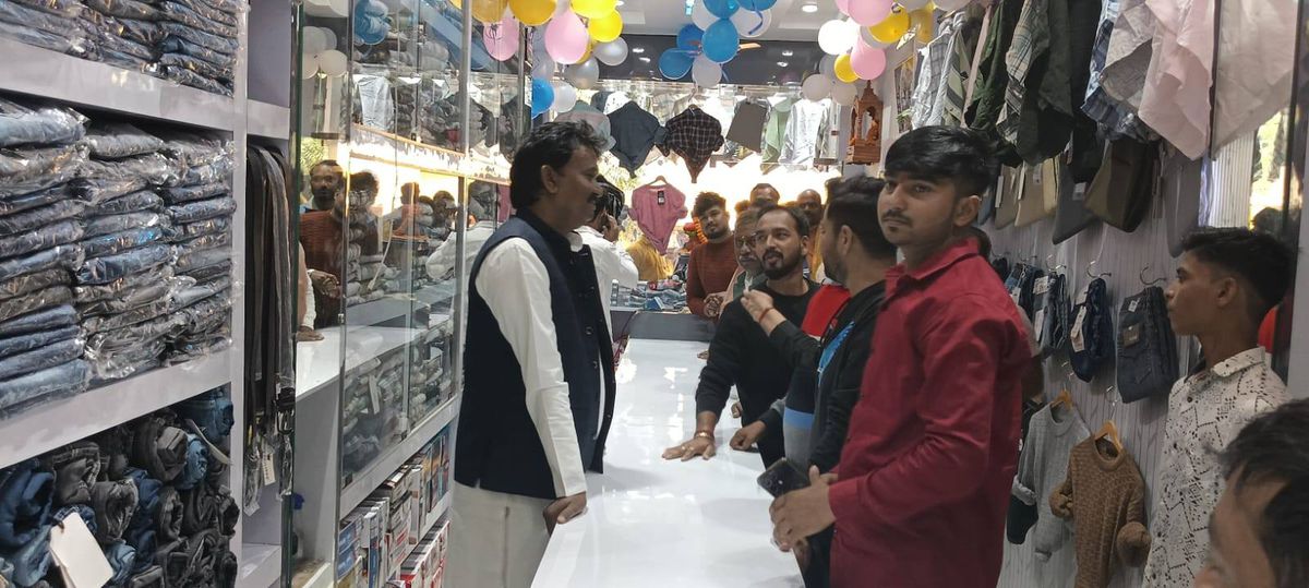 नाम- अनिल कुमार मौर्यापद- विधायक (बीजेपी),घोरावाल, सोनभद्र नवप्रर्वतक कोड- 71189393