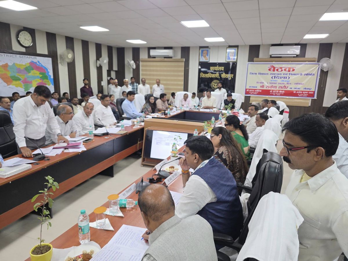 नाम-
शशांक त्रिवेदी पद-
विधायक (बीजेपी), <