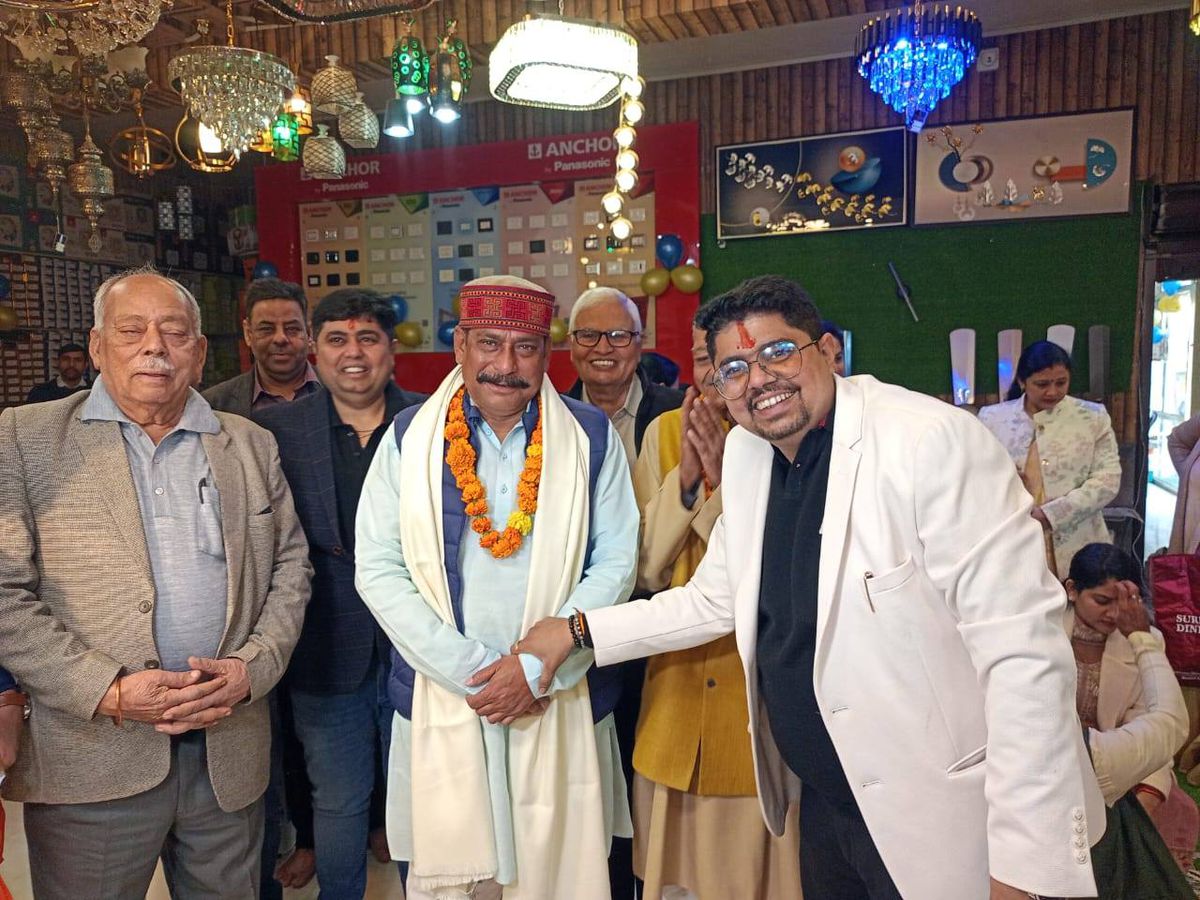 नाम-
योगेश वर्मा
पद-
विधायक(बीजेपी), लखी