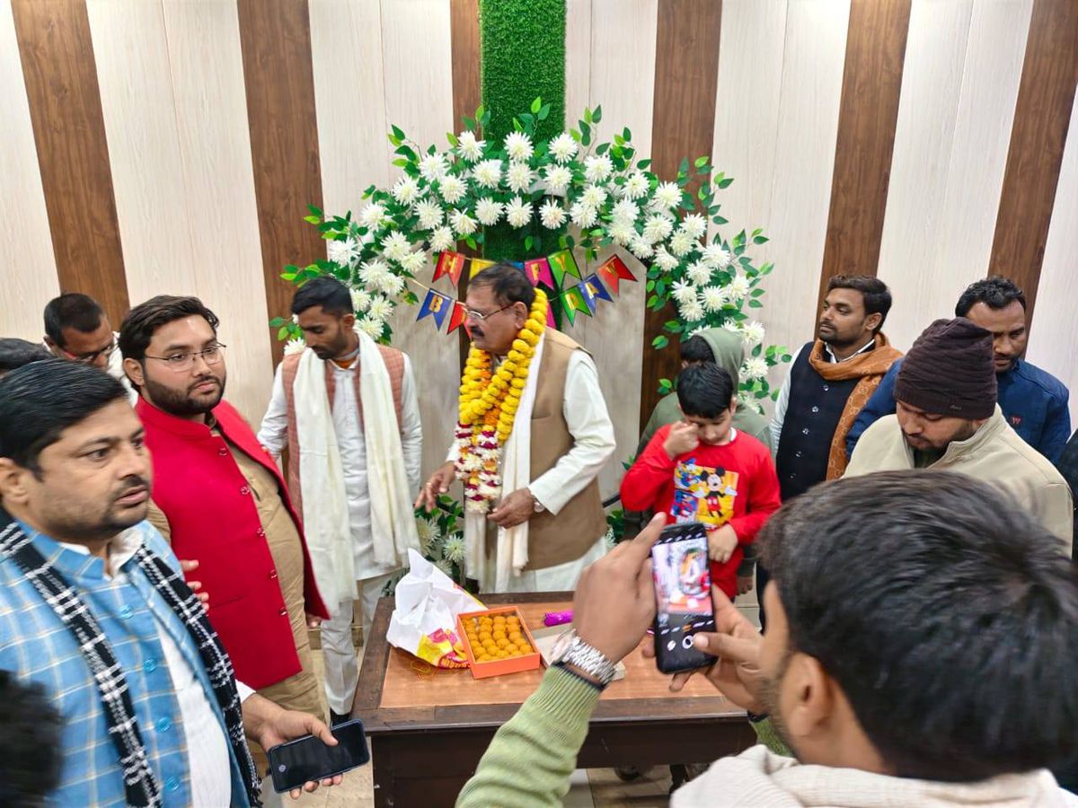 नाम-
विशम्भर सिंह

पद-
विधायक (सपा),बबेरू 