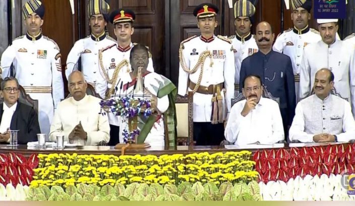 श्रीमती द्रौपदी मुर्मू को देश के 15वें  राष्ट्रपति की शपथ ग्रहण करने पर हार्दिक बधाई एवं शुभकामनाएं-