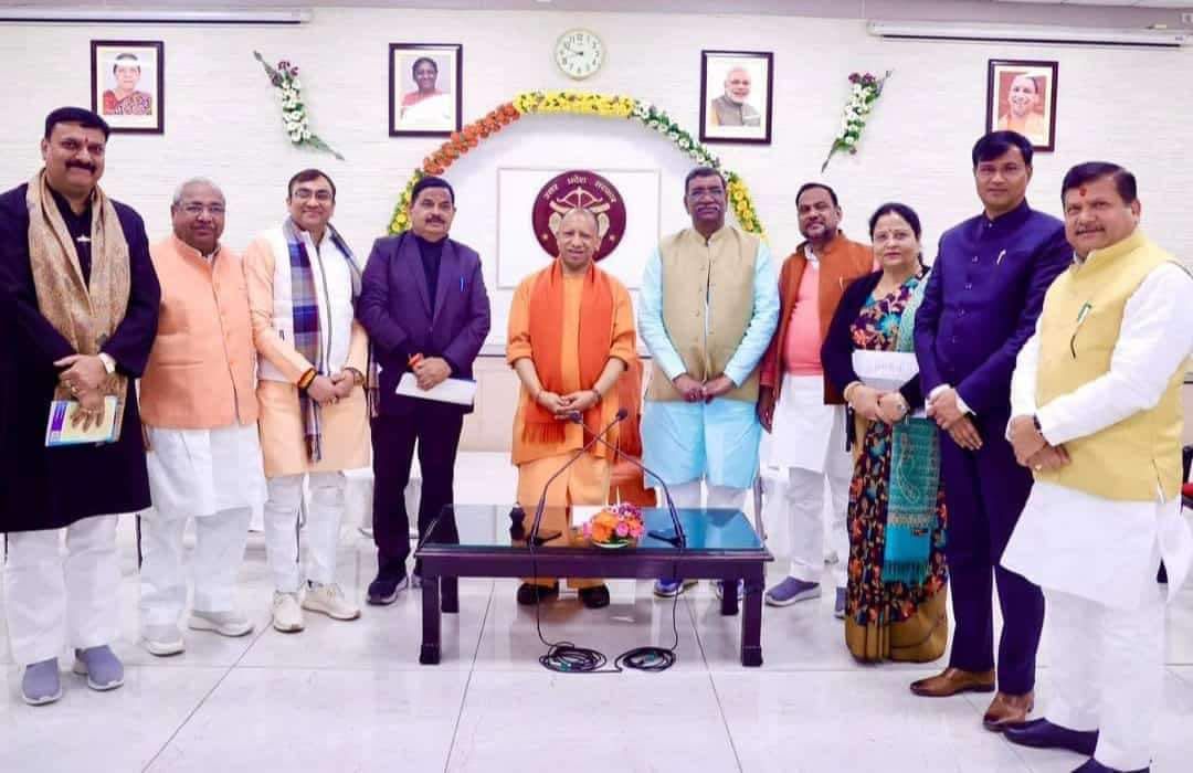 नाम-
शशांक त्रिवेदी पद-
विधायक (बीजेपी), <