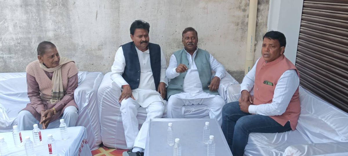 नाम- अनिल कुमार मौर्यापद- विधायक (बीजेपी),घोरावाल, सोनभद्र नवप्रर्वतक कोड- 71189393