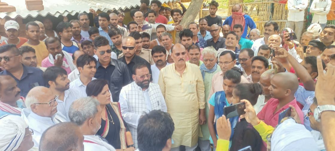 नाम- रमाकान्त यादव पद- विधायक (सपा)विधानसभा- फूलपुर पवईनवप्रवर्तक कोड-71191059