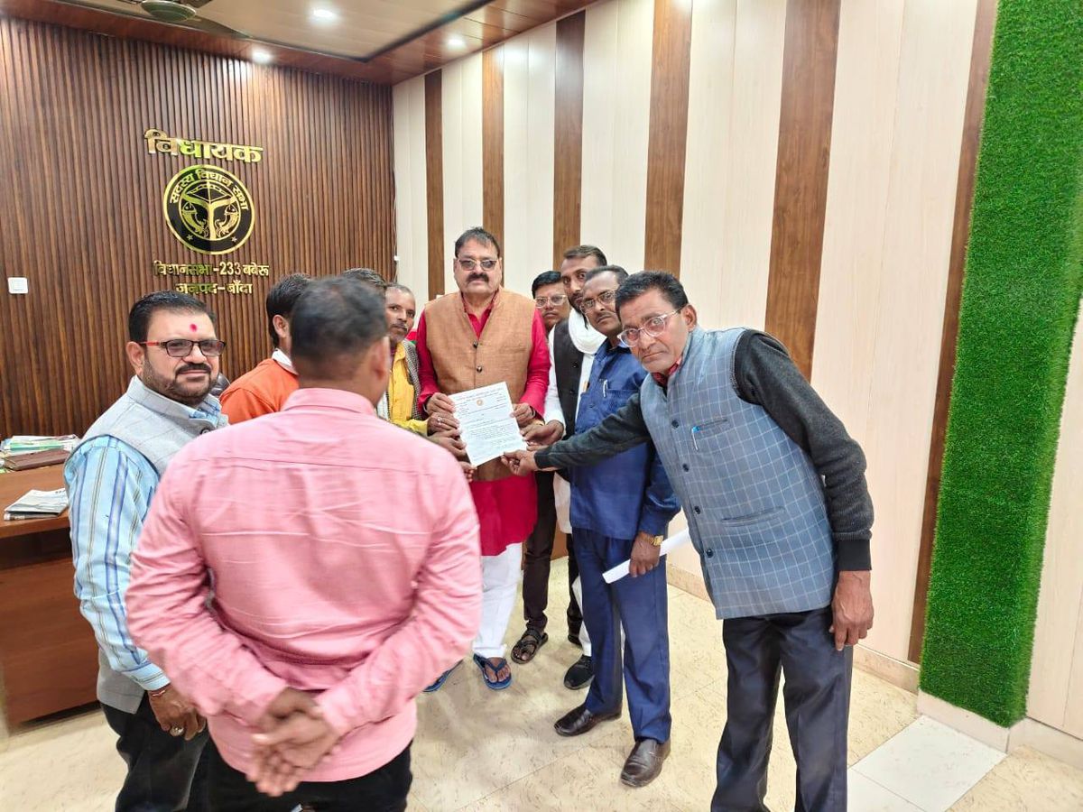 नाम-
विशम्भर सिंह

पद-
विधायक (सपा),बबेरू 