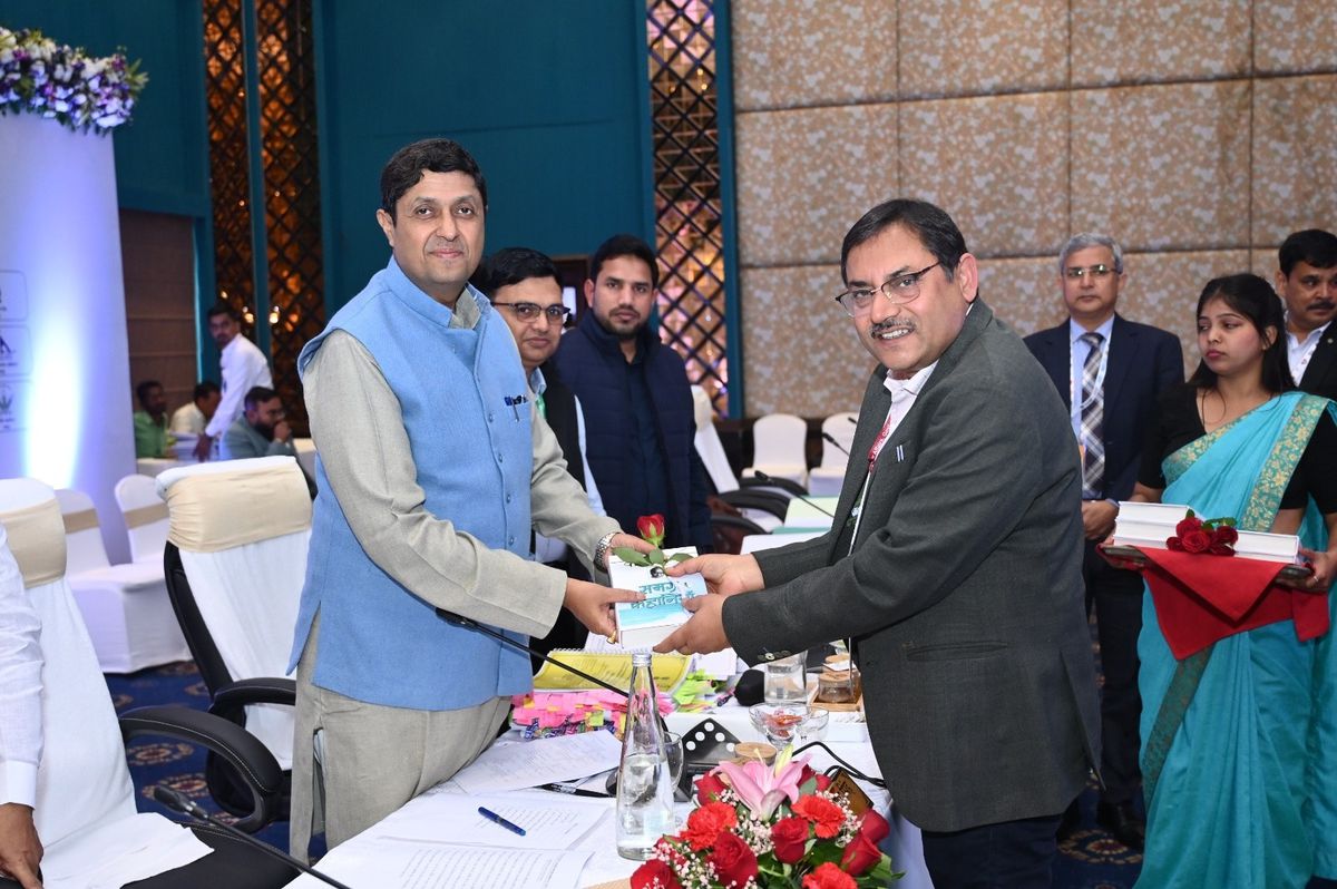 नाम- उज्ज्वल रमण सिंह
पद- विधायक (