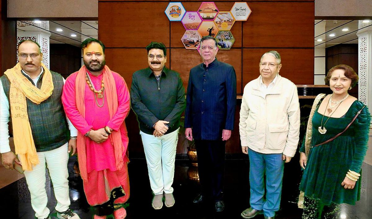 नाम-
रमेश
चंद्र मिश्रा
पद-
विधायक (भाजपा</