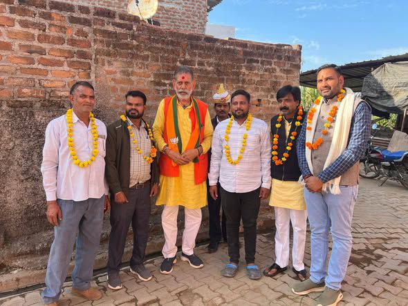 नाम-  मनोहर लाल पंथपद-
विधायक(बीजेपी), महरौनी