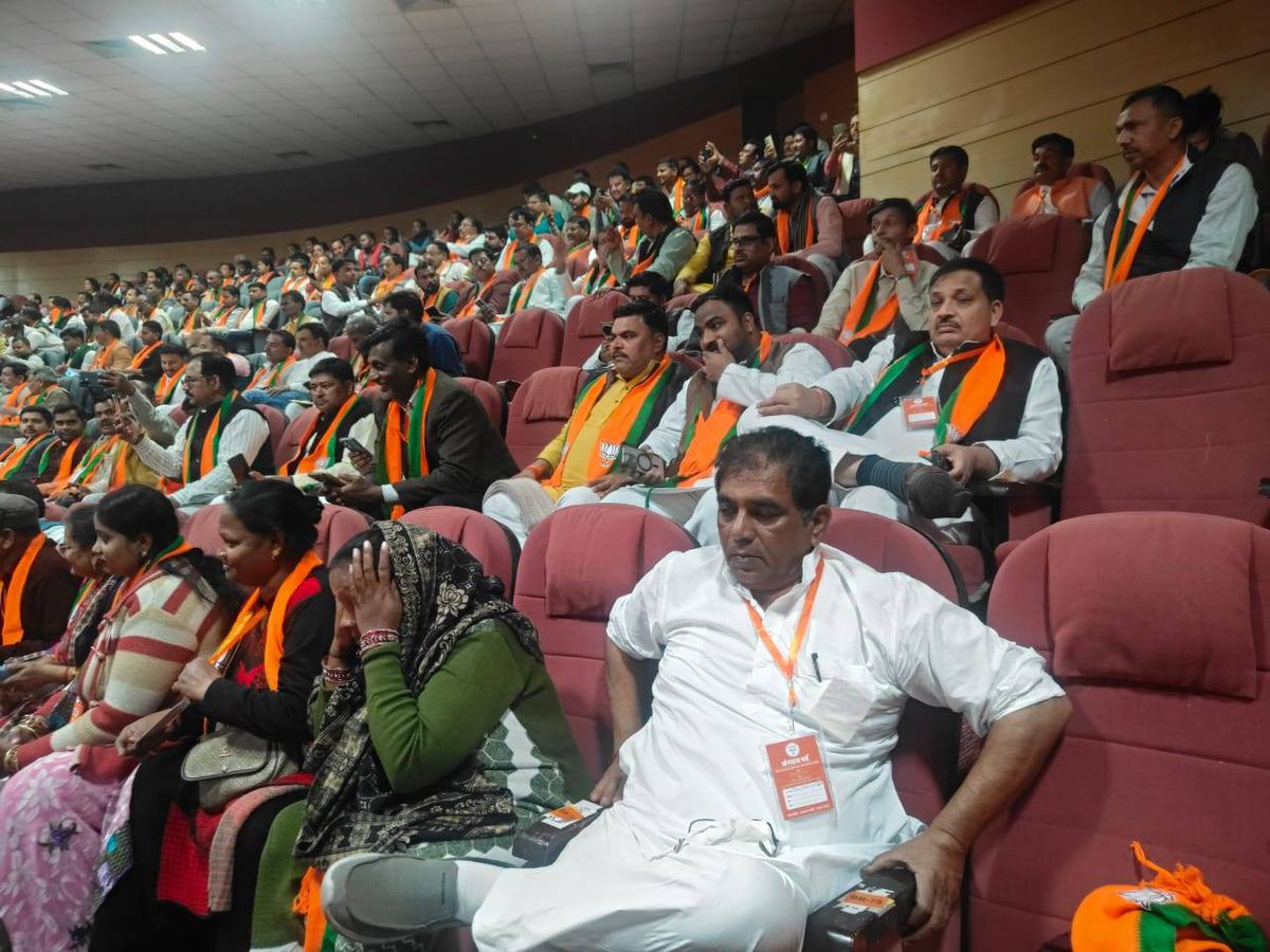 नाम-
सुनील दत्त द्विवेदी 
पद-
विधायक(<