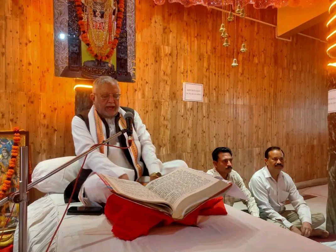 नाम-
सुरेश कुमार खन्ना
पद-
विधायक(बीजेपी</