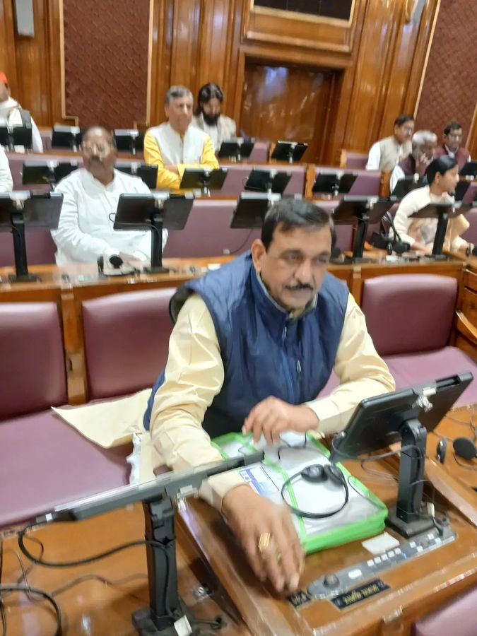 नाम-
अजय
कुमार
पद-
विधायक(राष्ट्रीय लोक