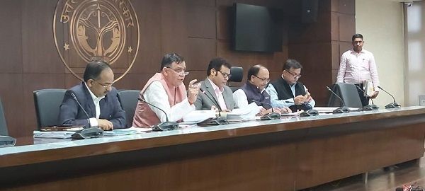 नाम – सतीश महाना पद – विधायक, महाराजपुर (<