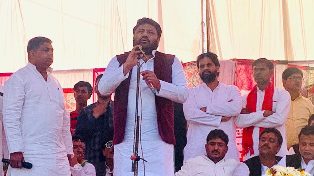 नाम- कमाल अख्तरपद-
विधायक (सपा),