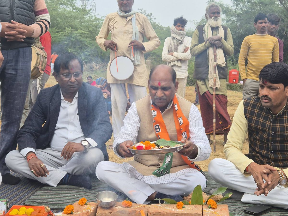 नाम-
गौरी
शंकर वर्मापद-
विधायक(भ