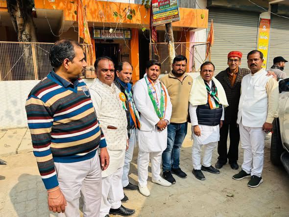 नाम-
मोहम्मद हसन “रूमी”

पद-
विधायक(