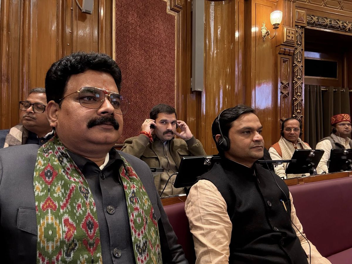 नाम-
रमेश
चंद्र मिश्रा
पद-
विधायक (भाजपा</