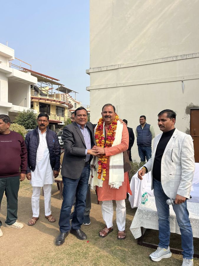 नाम- रवि शर्मा
पद- विधायक(बीजेपी ),
झांसी नगर,
उत्तर प्रदेश
नवप्रर्वतक कोड- 71189419