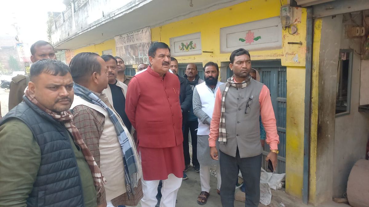 नाम: अवधेश
कुमार सिंह
पद: विधायक (भ