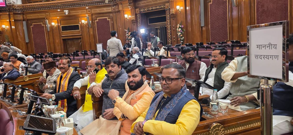 नाम- मनोज कुमार प्रजापति 
पद- विधायक(<