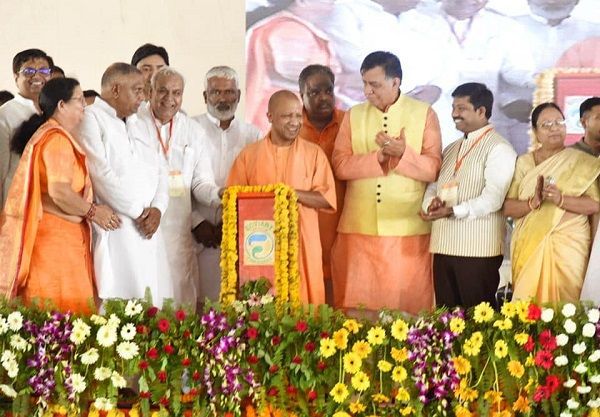 नाम – सतीश महाना पद – विधायक, महाराजपुर (<