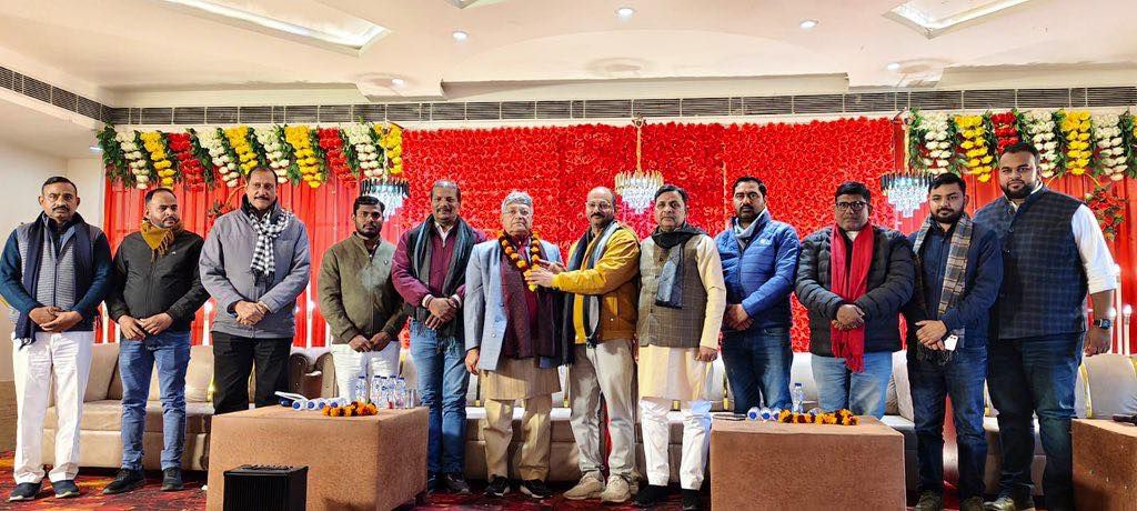 नाम-
वेद
प्रकाश गुप्ता 
पद-
विधायक (भाजपा), <