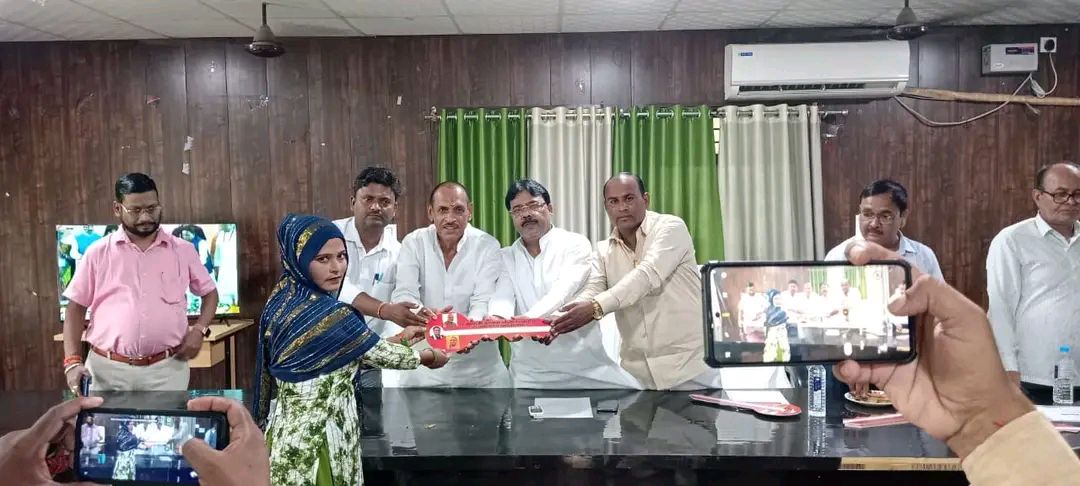 नाम
: राघवेंद्र कुमार सिंहपद
: विधायक (