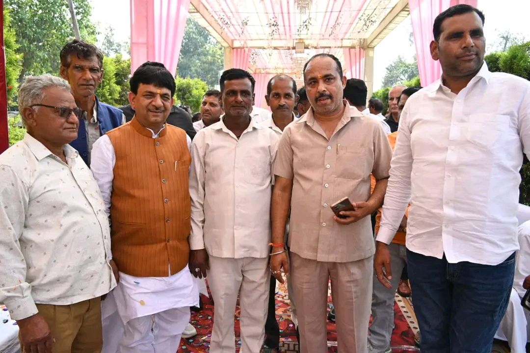 नाम-
कपिल
देव
अग्रवाल
पद-
विधायक(बीजेपी</