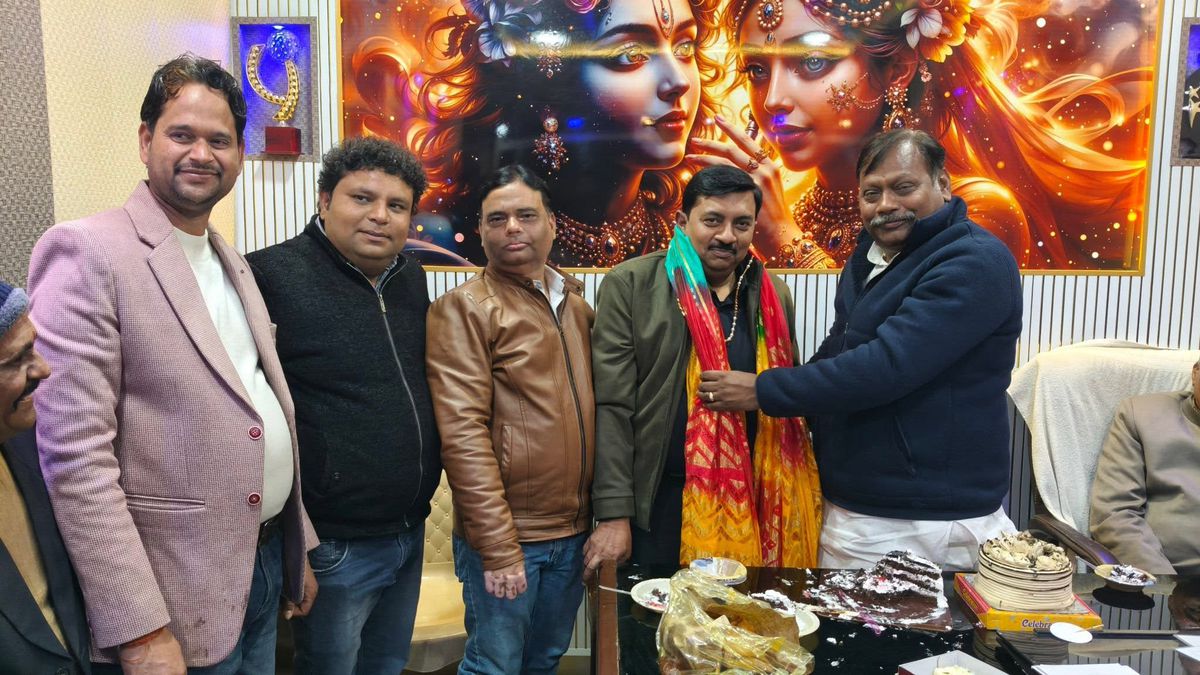 नाम-
विपिन कुमार डेविड
पद-
विधायक(बीजेपी</