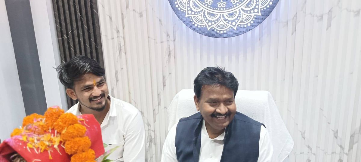 नाम- अनिल कुमार मौर्यापद- विधायक (बीजेपी),घोरावाल, सोनभद्र नवप्रर्वतक कोड- 71189393