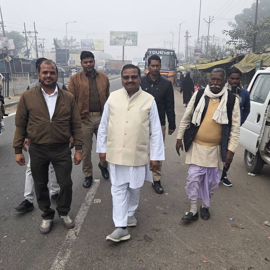 नाम-
बाबूराम पासवान
पद-
विधायक(बीजेपी), प