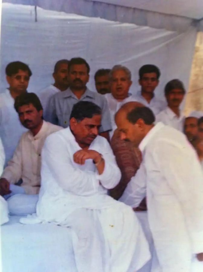 नाम- शाहिद मंजूर
पद- विधायक(सपा), किठौर